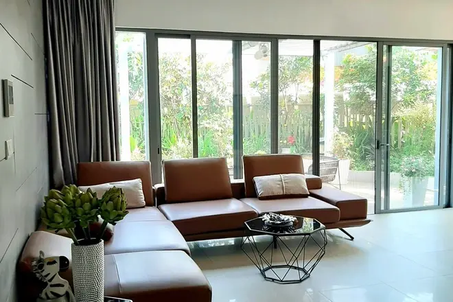 Chuyển nhượng 3Pn 126m2 sở hữu 158m2 sân vườn rất thoáng má giá 20 tỷ