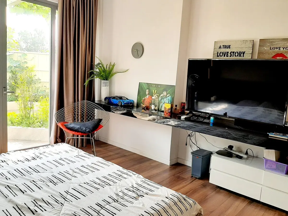 Chuyển nhượng 3Pn 126m2 sở hữu 158m2 sân vườn rất thoáng má giá 20 tỷ