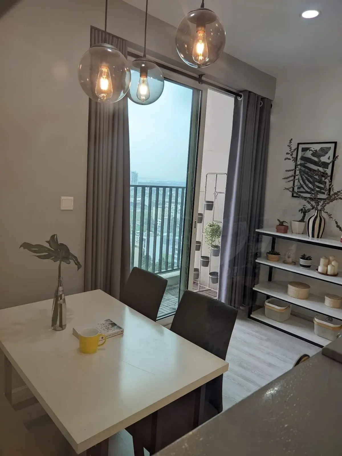 Bán 1 phòng ngủ giá 3,9 tỷ 51m2 nội thất full Vista Verde Quận 2