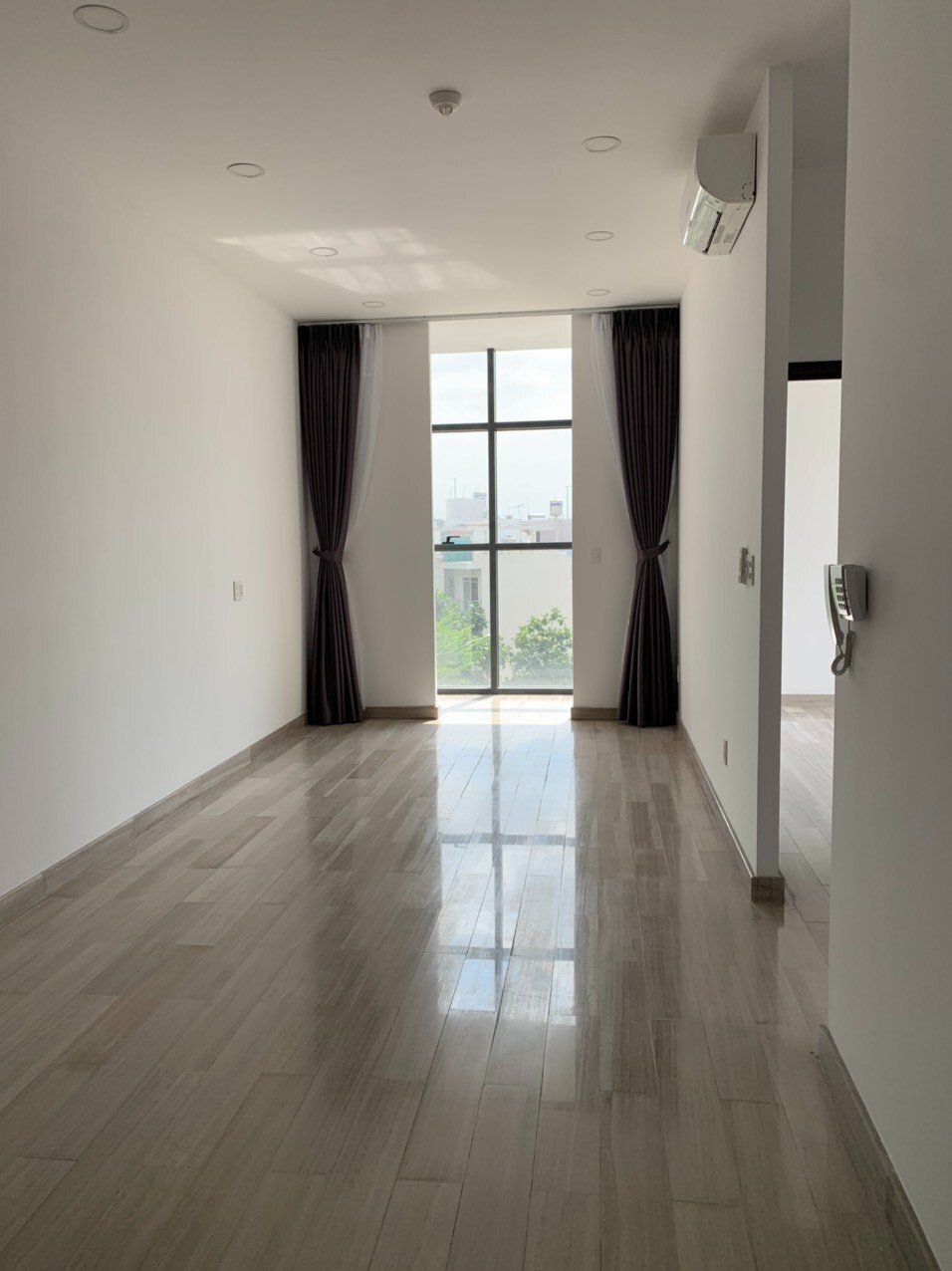 Cho thuê 1pn+1 The Sun Avenue 13 triệu nội thất cơ bản tháp trung tâm