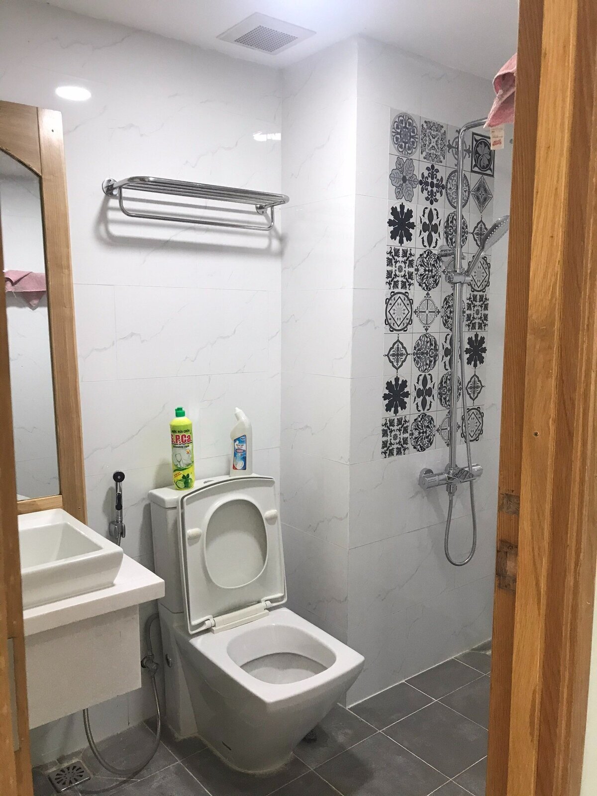 Cho thuê officetel giá 10 triệu/ tháng diện tích 43m2 The Sun Avenue