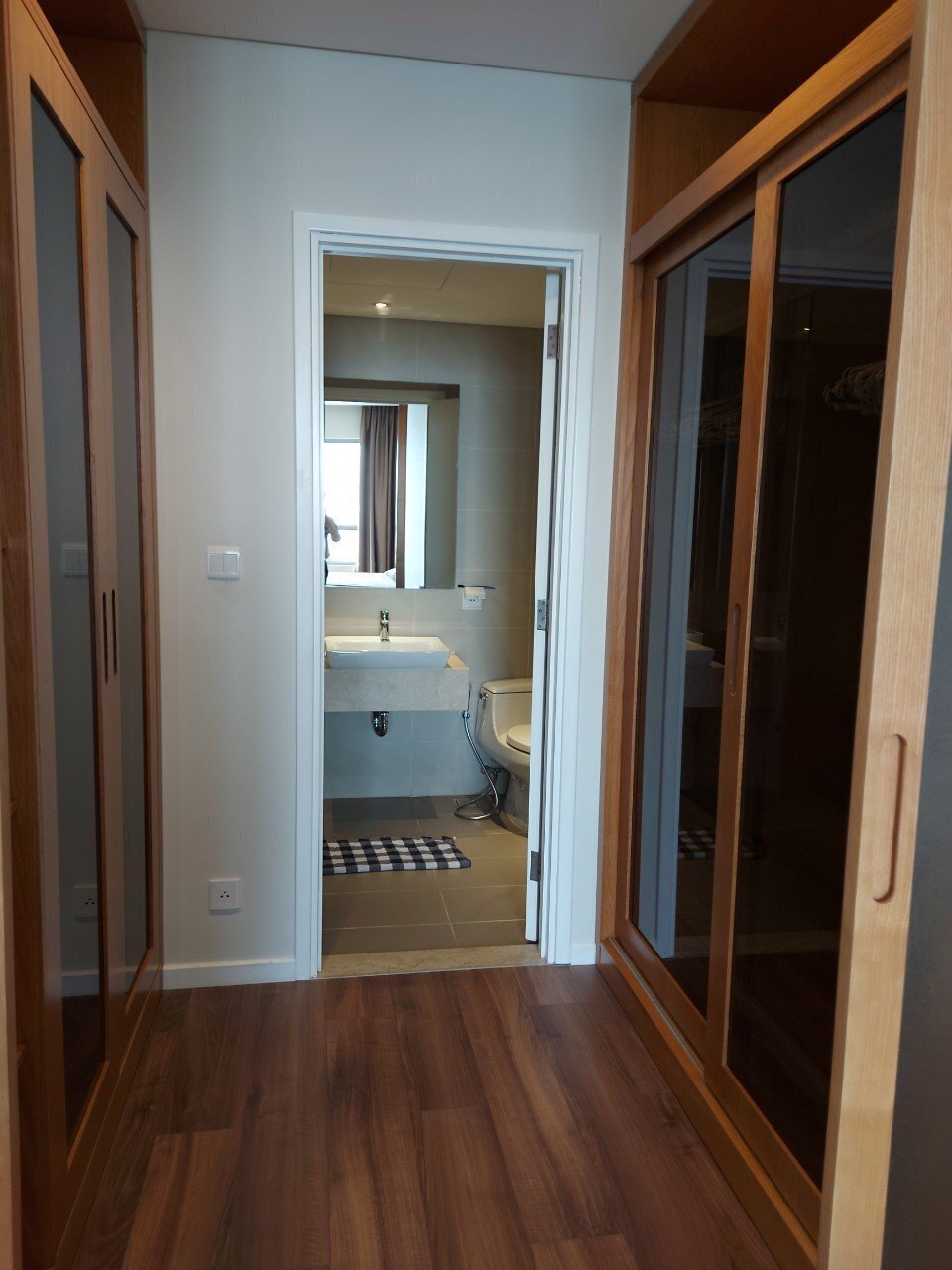 Cho thuê căn hộ 3pn Đảo Kim Cương giá 1700$ tầng cao view mát mẻ