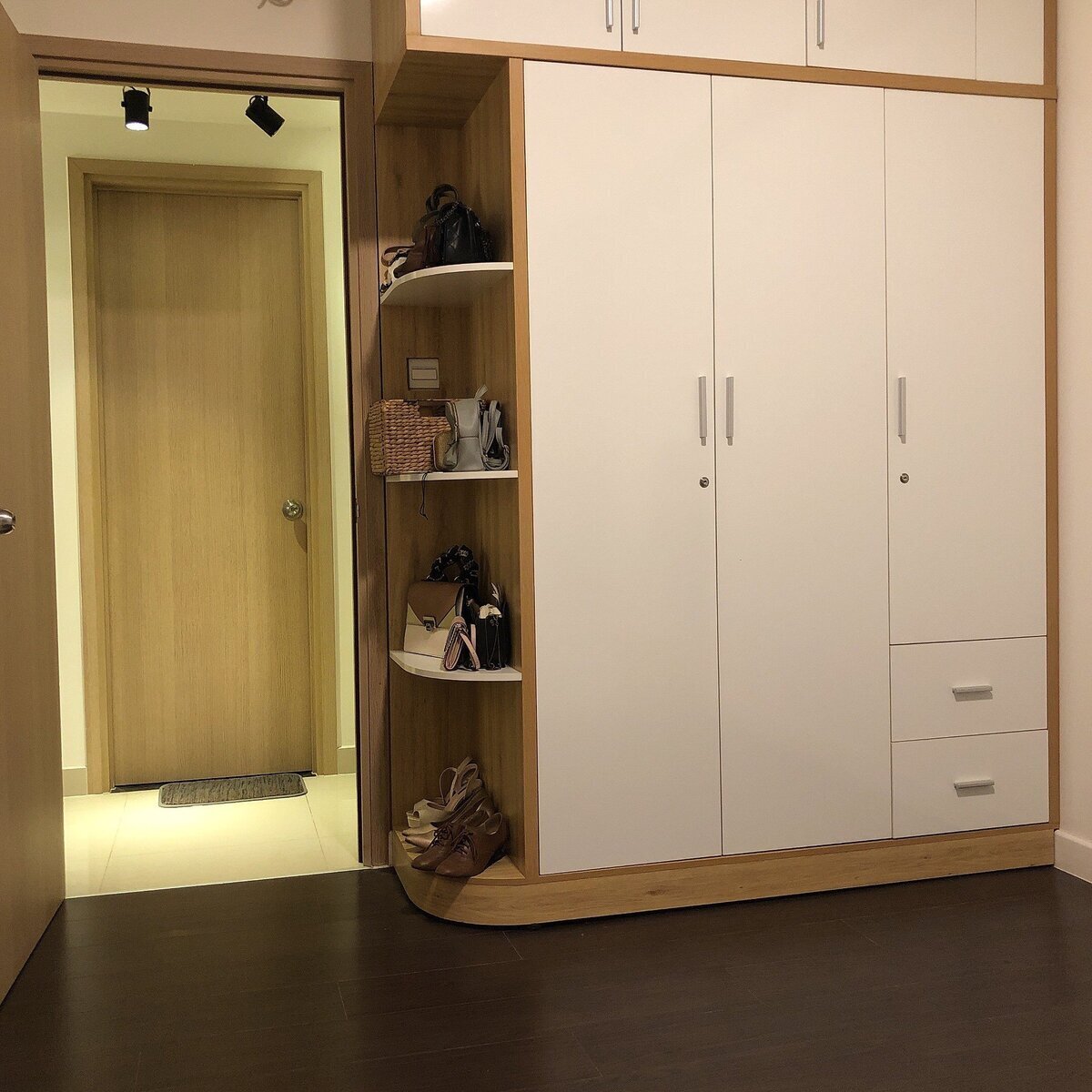 Cho thuê 2pn +1 The Sun Avenue cho thuê giá tốt 16 triệu nội thất full