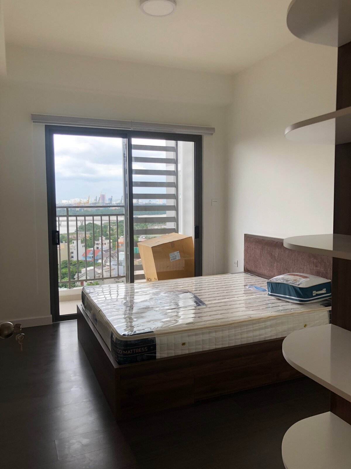 Bán 3pn The Sun Avenue giá 7 tỷ full nội thất 96m2 căn góc view sông