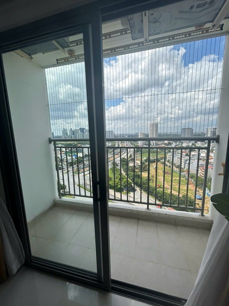 Cho thuê 1 phòng ngủ The Sun Avenue giá 15,5 triệu bao phí nhà đẹp