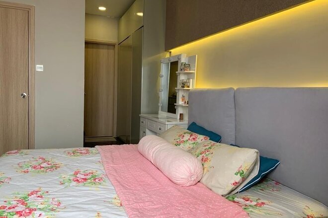 Bán căn hộ 2 phòng ngủ giá 5,3 tỷ bao hết tháp trung tâm hồ bơi rộng nhất