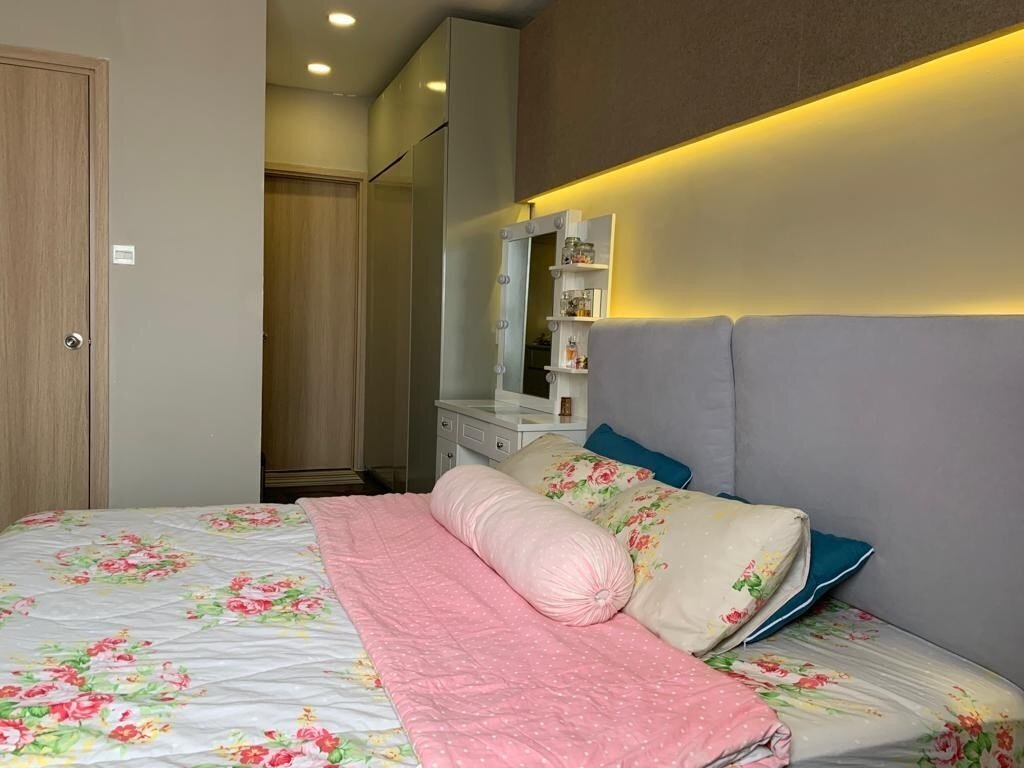 Bán căn hộ 2 phòng ngủ giá 5,3 tỷ bao hết tháp trung tâm hồ bơi rộng nhất