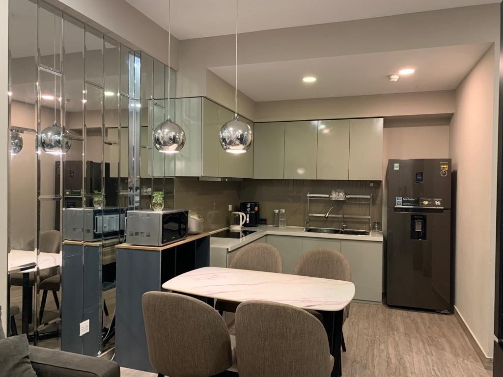 Bán căn hộ 2 phòng ngủ giá 5,3 tỷ bao hết tháp trung tâm hồ bơi rộng nhất