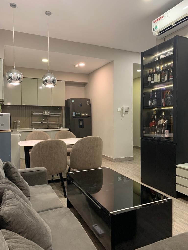 Bán căn hộ 2 phòng ngủ giá 5,3 tỷ bao hết tháp trung tâm hồ bơi rộng nhất