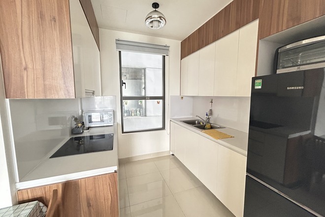 Bán 3 phòng ngủ full nội thất 6,8 tỷ tầng cao ban công rộng 96m2