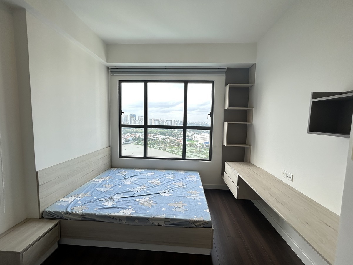 Bán 3 phòng ngủ full nội thất 6,8 tỷ tầng cao ban công rộng 96m2