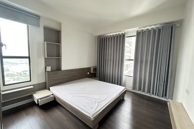 Bán 3 phòng ngủ full nội thất 6,8 tỷ tầng cao ban công rộng 96m2