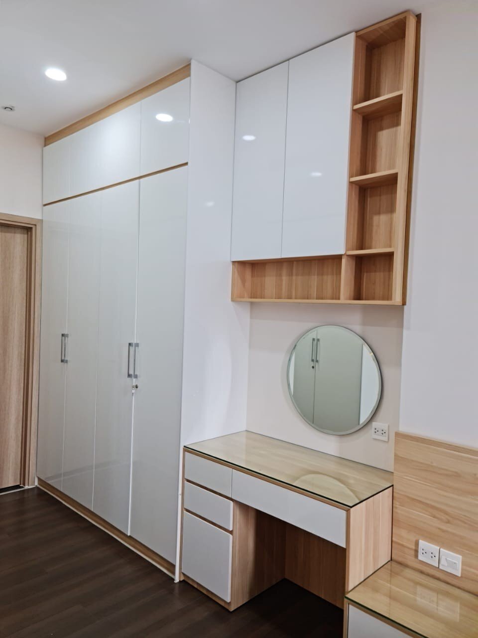 Căn hộ cho thuê 2pn giá 18 triệu đầy đủ nội thất 75m2 The Sun Avenue