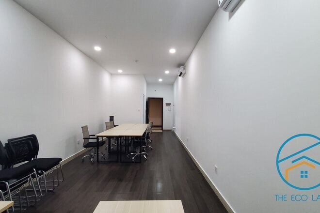 Chuyển nhượng văn phòng The Sun Avenue 44m2 giá 2,7 tỷ có sẵn nội thất