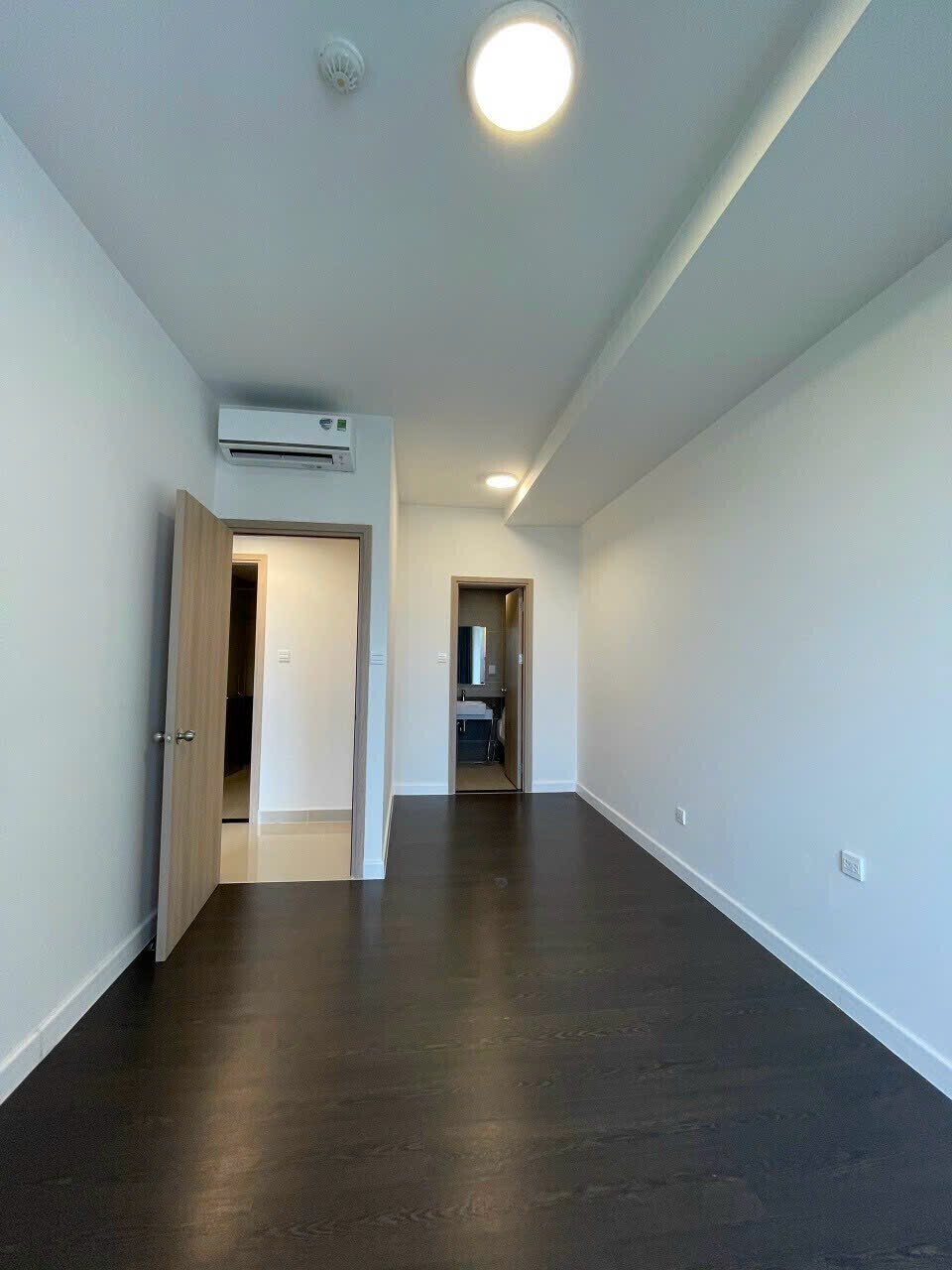 Căn hộ The Sun Avenue 2pn nội thất cơ bản nhà mới giá 15 triệu/tháng