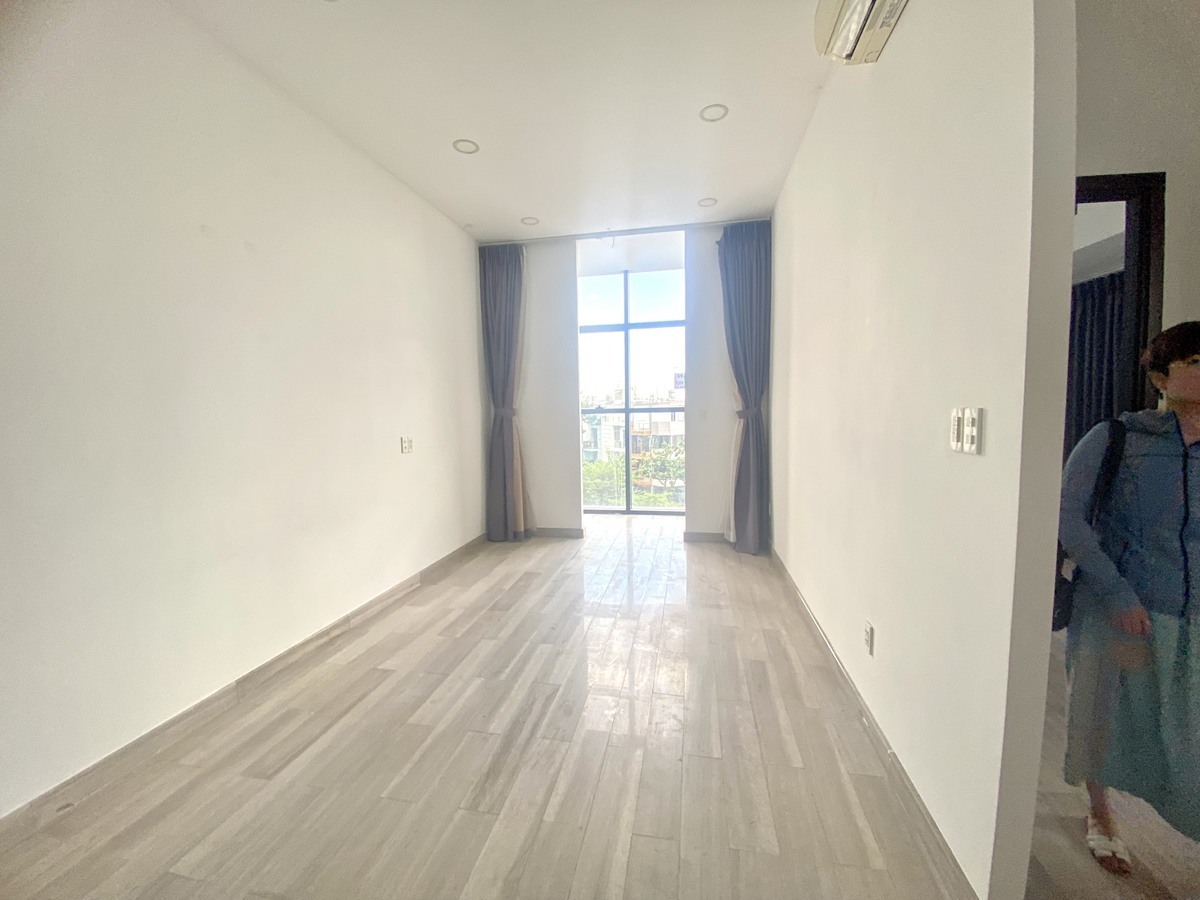 Cho thuê 1pn+1 The Sun Avenue 13 triệu nội thất cơ bản tháp trung tâm