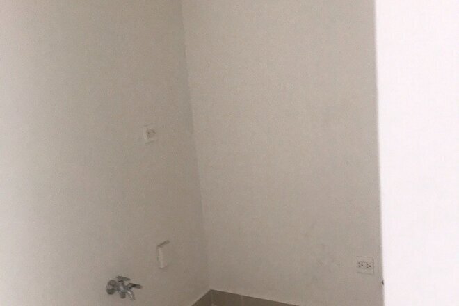 Cho thuê Officetel 37m2 có 1 phòng riêng giá 10 triệu/ tháng The Sun Avenue