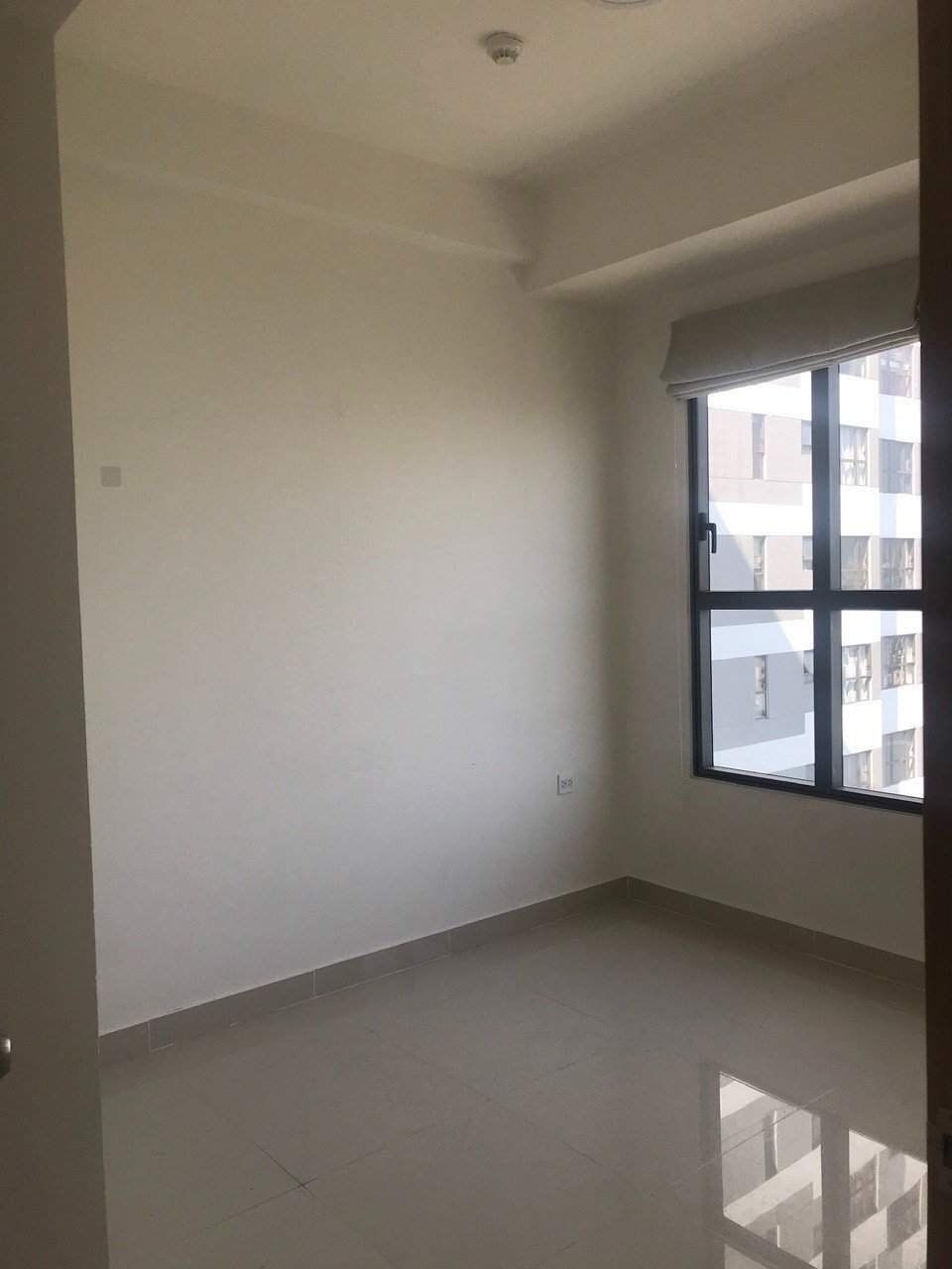 Cho thuê Officetel 37m2 có 1 phòng riêng giá 10 triệu/ tháng The Sun Avenue