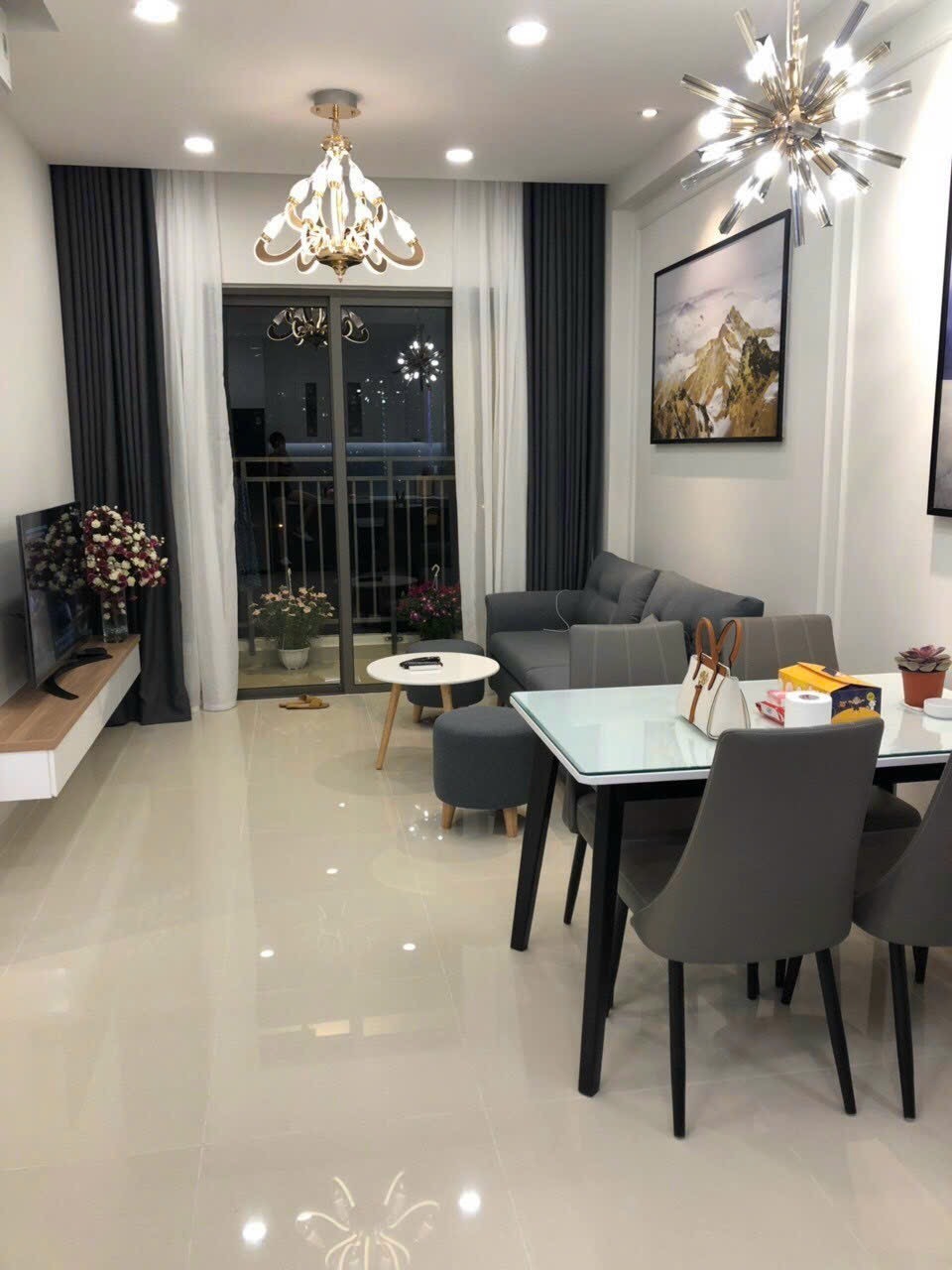 Căn hộ cho thuê 2pn giá 17 triệu đầy đủ nội thất đẹp 73m2 The Sun Avenue