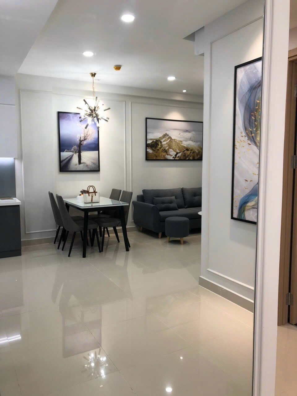 Căn hộ cho thuê 2pn giá 17 triệu đầy đủ nội thất đẹp 73m2 The Sun Avenue