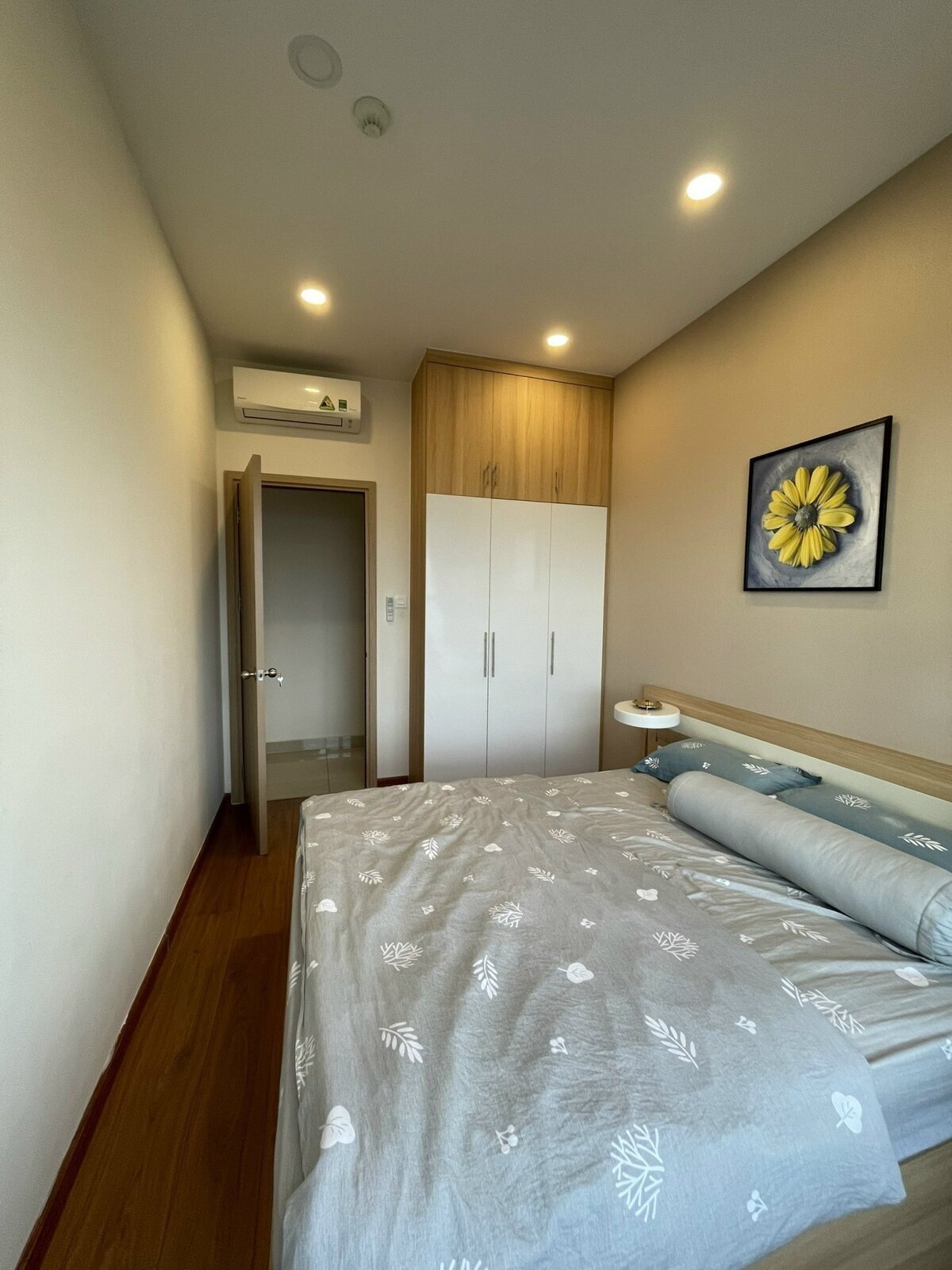 Bán căn hộ 3 phòng ngủ giá 7,35 tỷ nhà full nội thất 109m2 chuyển vào ở ngay