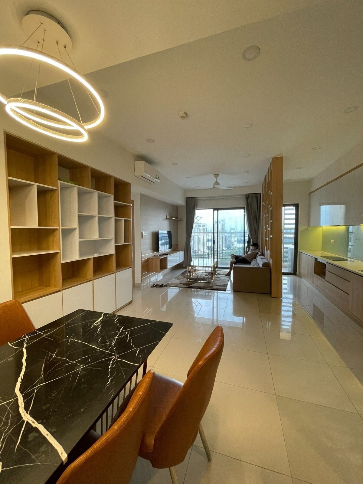 Bán căn hộ 3 phòng ngủ giá 7,35 tỷ nhà full nội thất 109m2 chuyển vào ở ngay