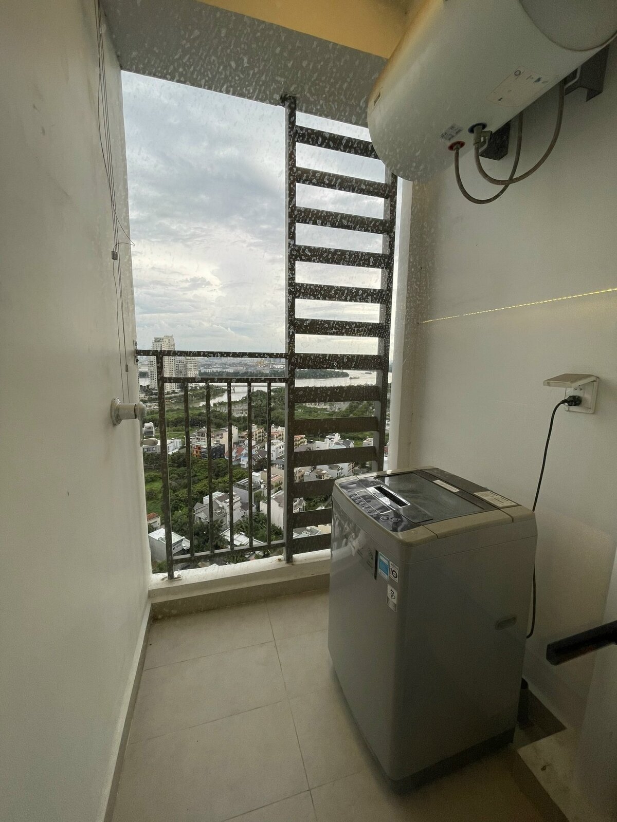 Bán căn hộ 3 phòng ngủ giá 7,35 tỷ nhà full nội thất 109m2 chuyển vào ở ngay