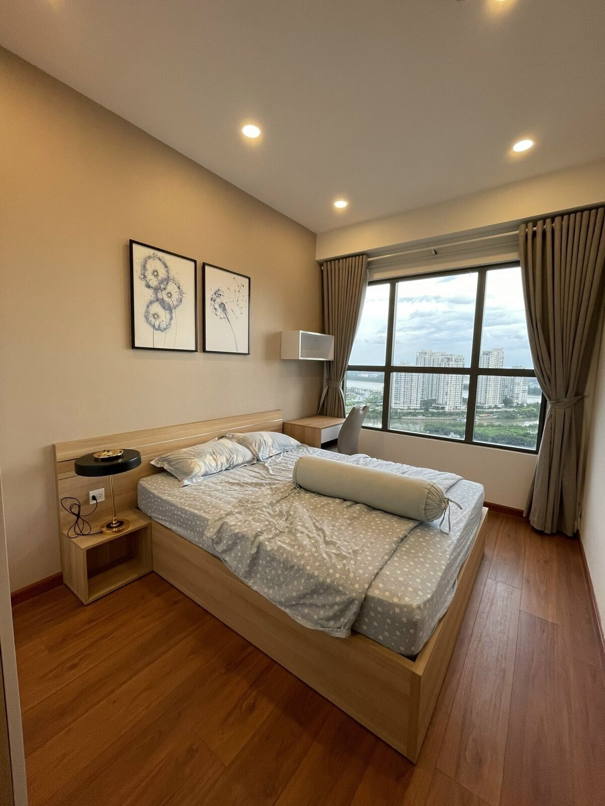 Bán căn hộ 3 phòng ngủ giá 7,35 tỷ nhà full nội thất 109m2 chuyển vào ở ngay