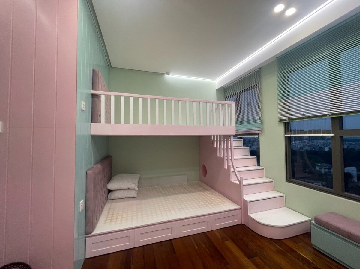 Bán 2 phòng ngủ full nội thất 7 tỷ tầng cao ban công rộng 105m2