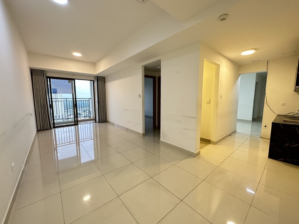 Cho thuê văn phòng rộng 102m2 giá 24 triệu có 2 phòng họp The Sun Avenue