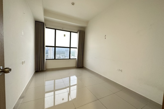 Cho thuê văn phòng rộng 102m2 giá 24 triệu có 2 phòng họp The Sun Avenue