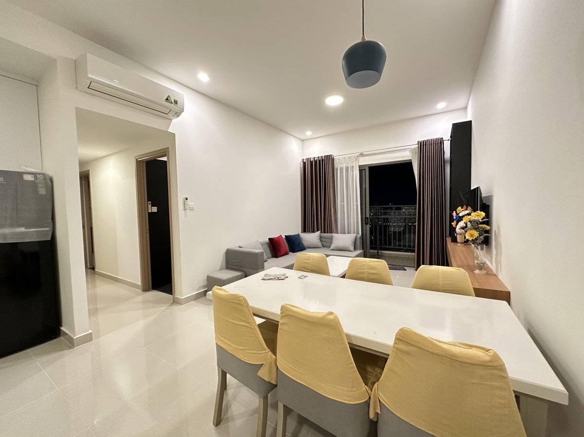 Cho thuê căn hộ 3PN nội thất đầy đủ giá 19 triệu/ tháng 90m2 căn góc tầng cao