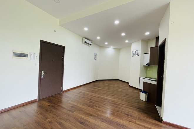 Chuyển nhượng văn phòng 48m2 nội thất cơ bản 2,65 tỷ vị trí trung tâm