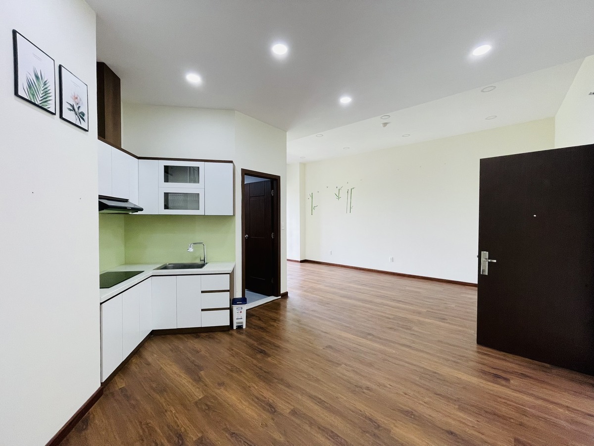 Chuyển nhượng văn phòng 48m2 nội thất cơ bản 2,65 tỷ vị trí trung tâm