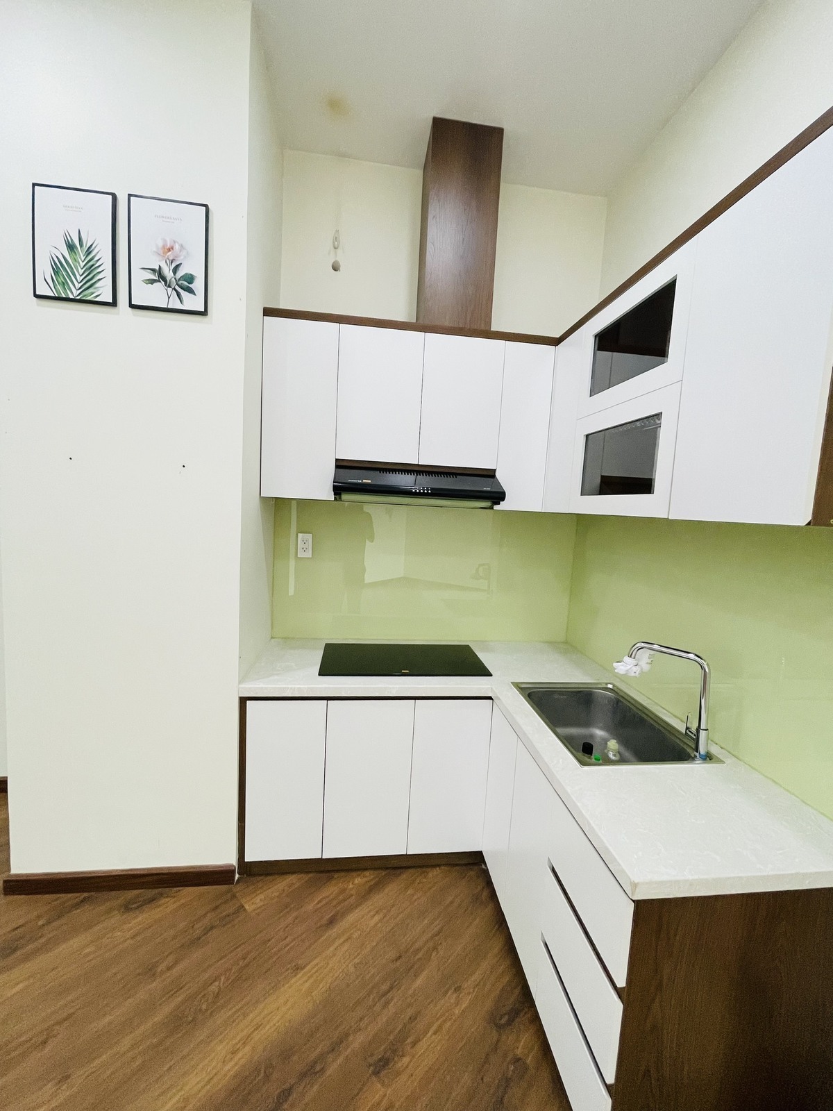 Chuyển nhượng văn phòng 48m2 nội thất cơ bản 2,65 tỷ vị trí trung tâm