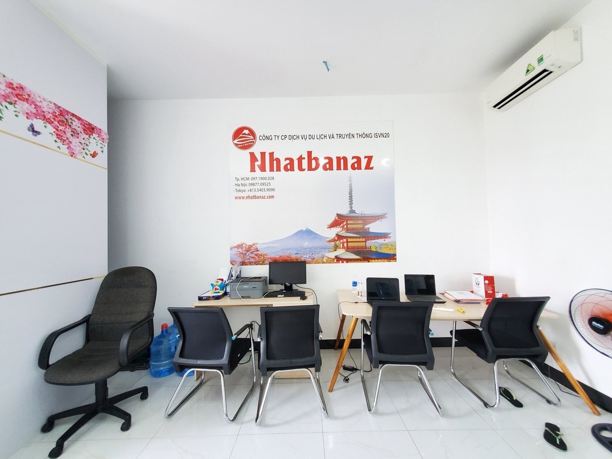 The Sun Avenue cho thuê văn phòng 10 triệu full bàn ghế 36m2