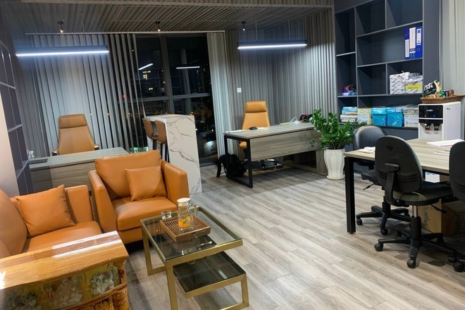 Cho căn officetel full bàn ghế giá 15 triệu diện tích 43m2 tại The Sun Avenue
