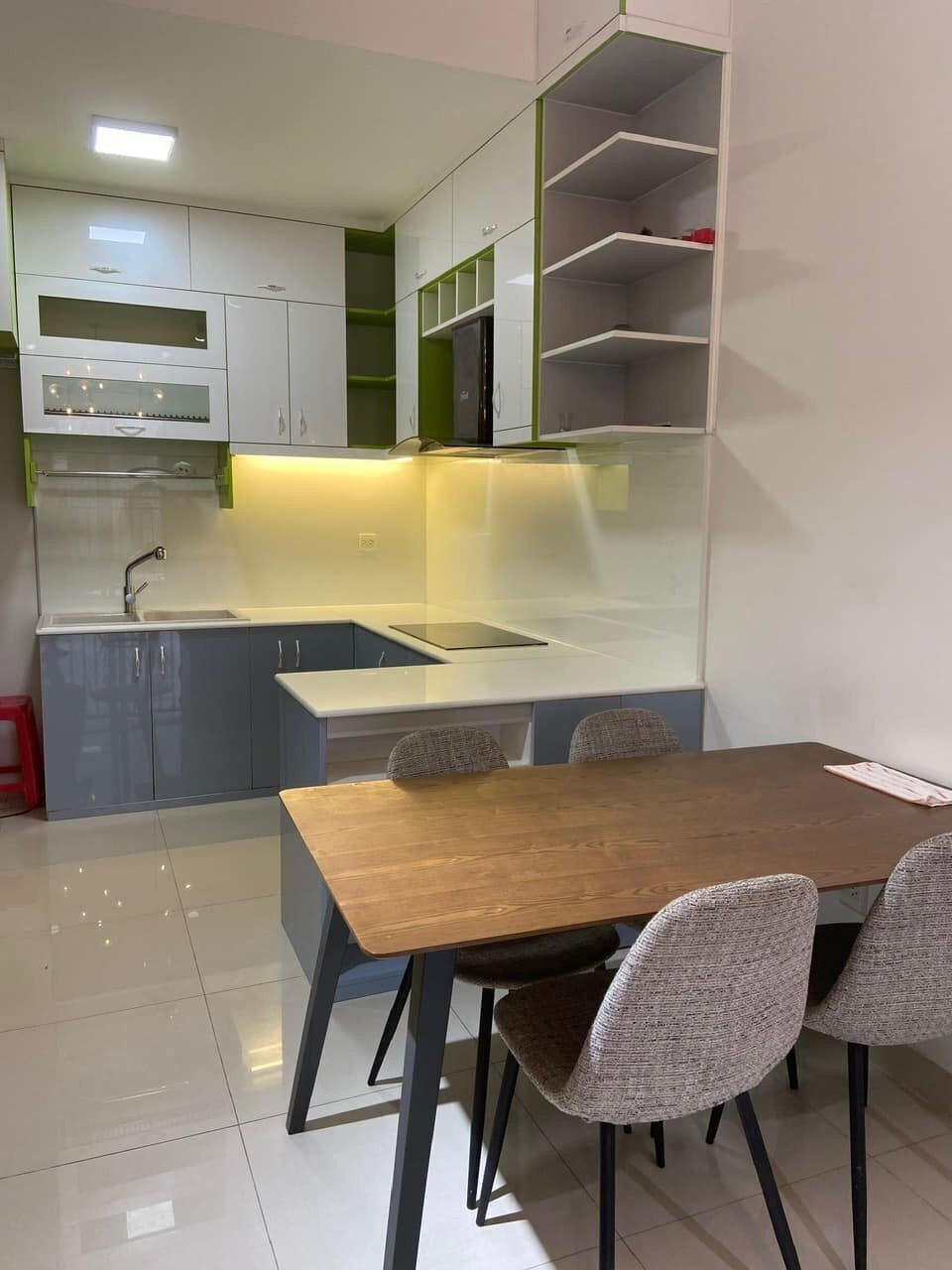 Chuyển nhượng căn hộ 2 phòng ngủ The Sun Avenue 5,5 tỷ 75m2