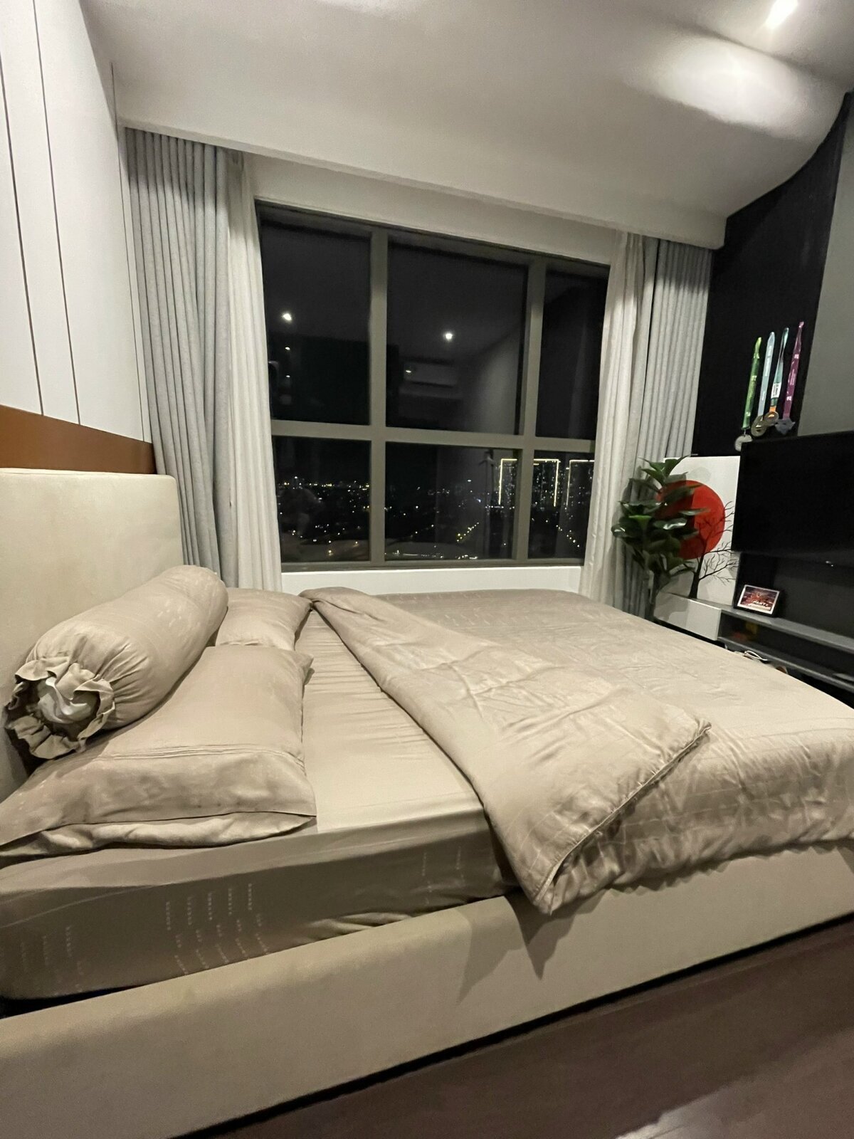 Chuyển nhượng căn 3pn đập thông 2pn giá TỐT 6,1 tỷ bao hết nội thất cao cấp