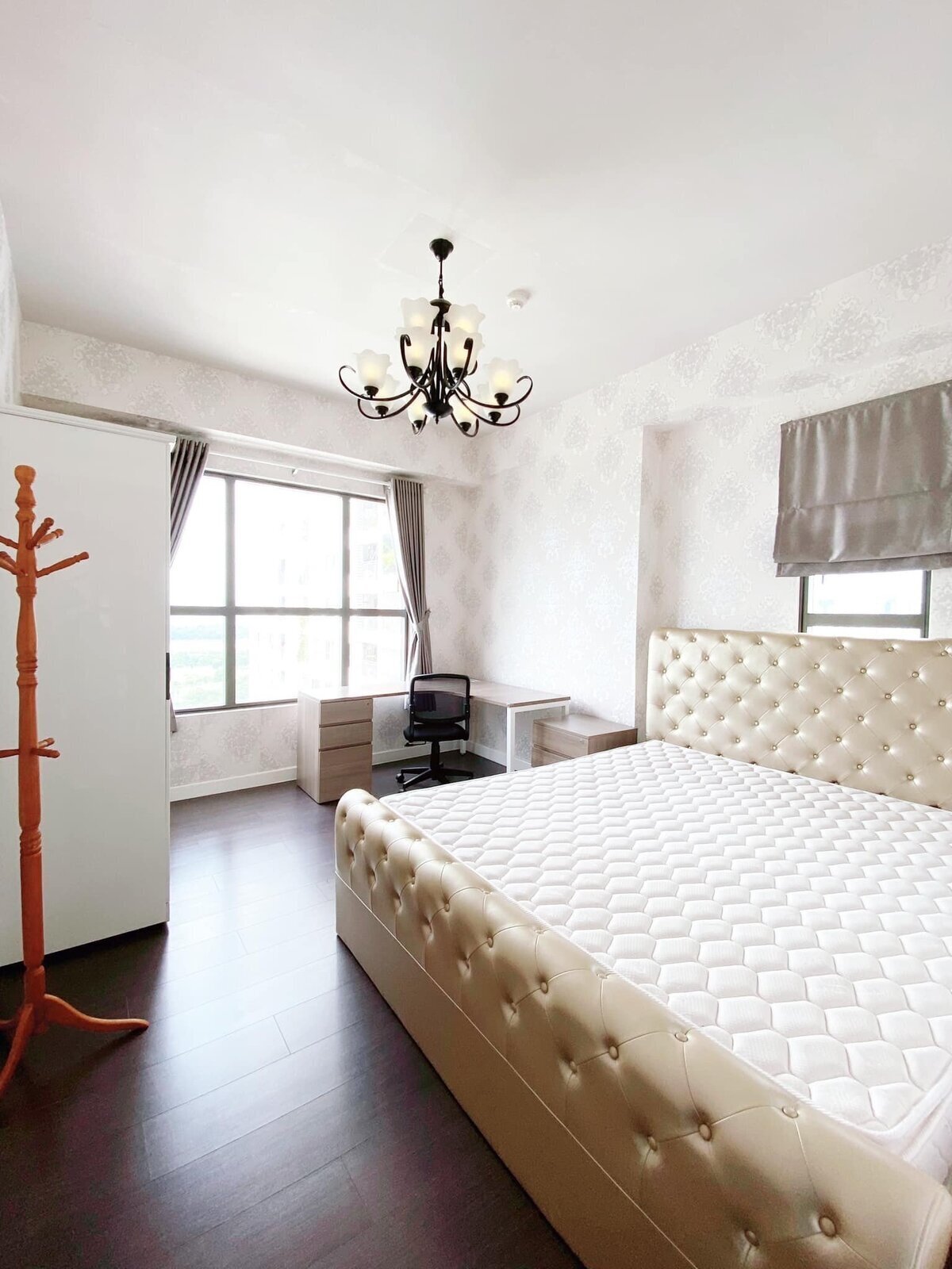 Cho thuê 3PN The Sun Avenue giá 17 triệu 96m2 có sẵn ít nội thất