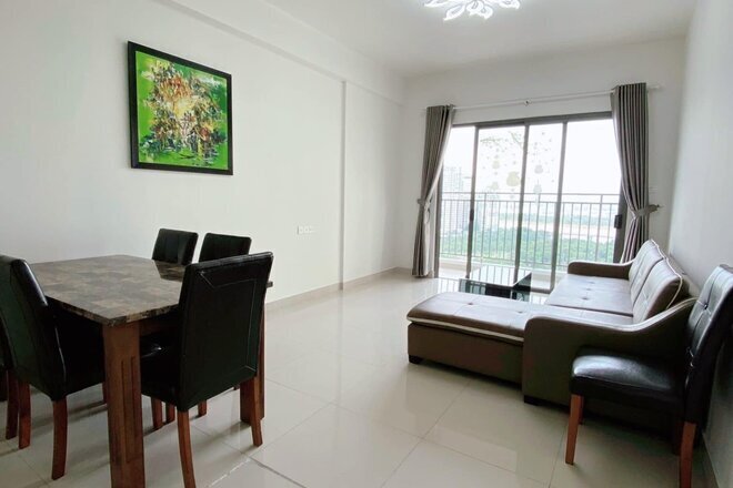 Cho thuê 3PN The Sun Avenue giá 17 triệu 96m2 có sẵn ít nội thất