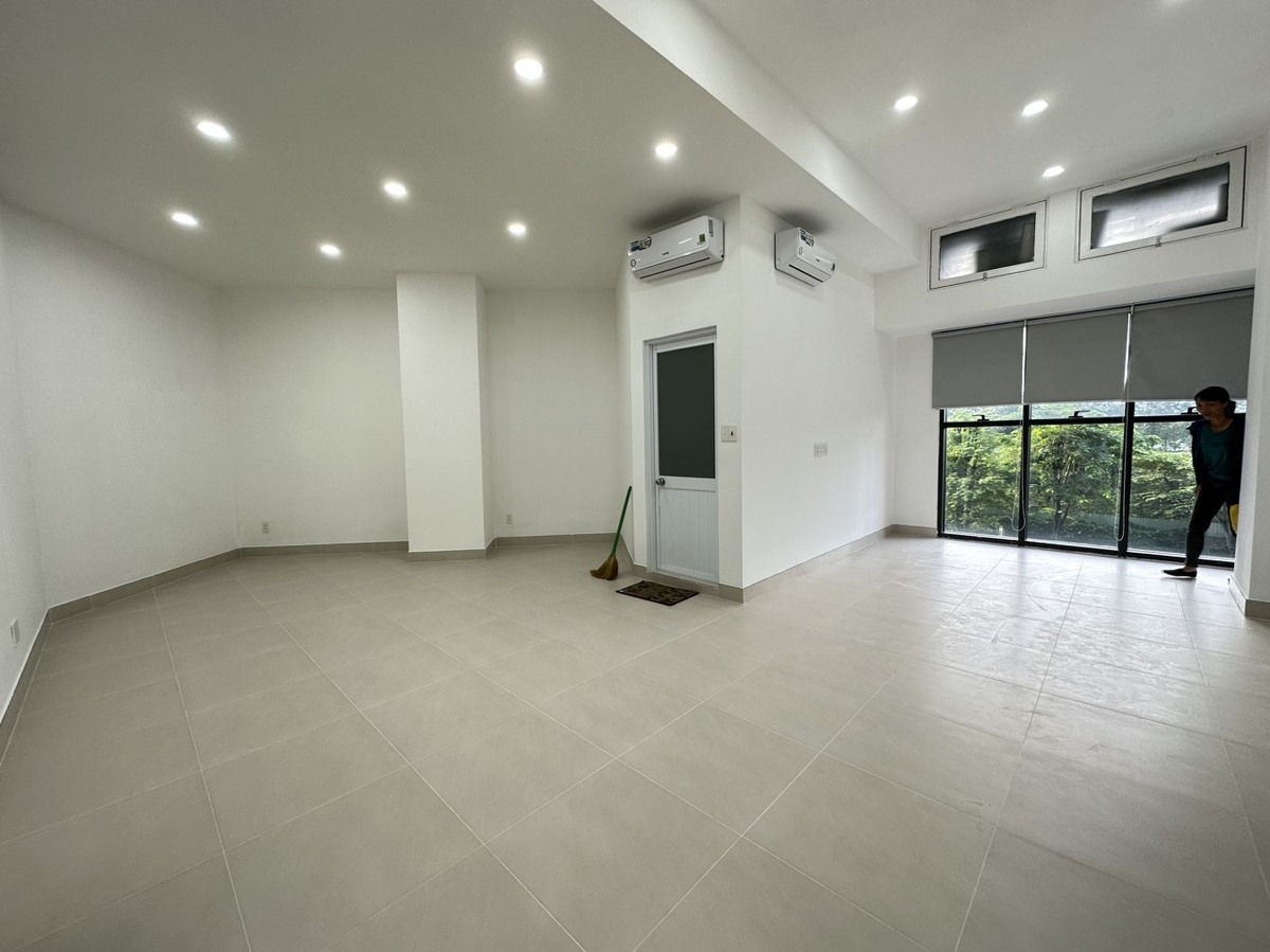 Cần cho thuê căn officetel The Sun Avenue giá 14 triệu thiết kế cơ bản 48m2