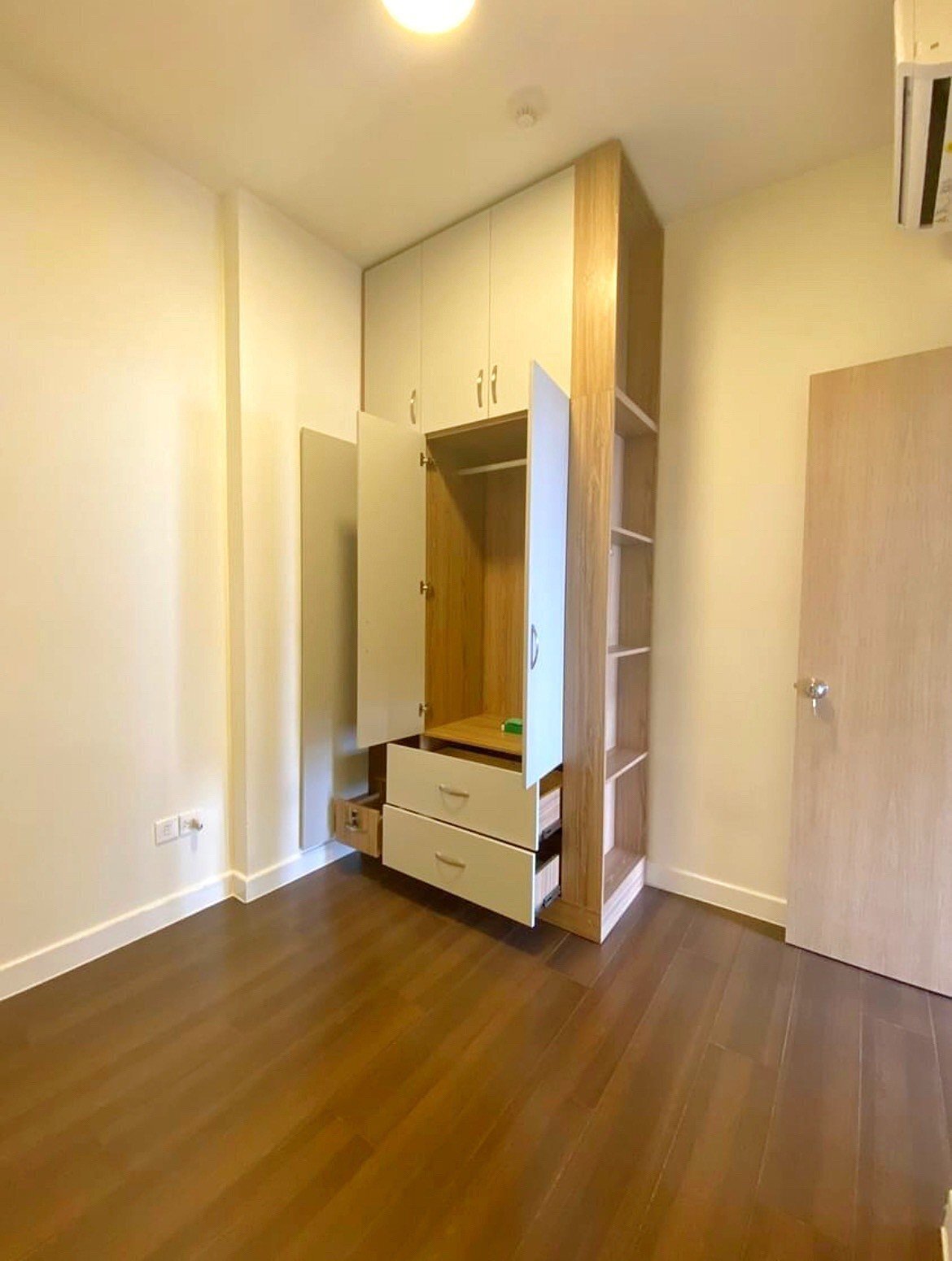 Cho thuê 1pn + 1 The Sun Avenue giá tốt 14 triệu nội thất đẹp tone