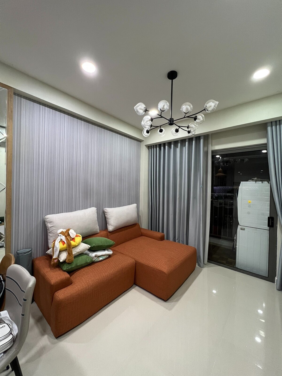 Mua bán căn hộ The Sun Avenue 2pn 72m2 giá 5,2 tỷ full nội thất