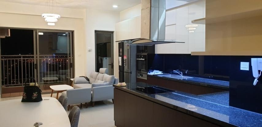 Cho thuê căn 3pn The Sun Avenue giá 1000$ diện tích rộng nhất 109m2