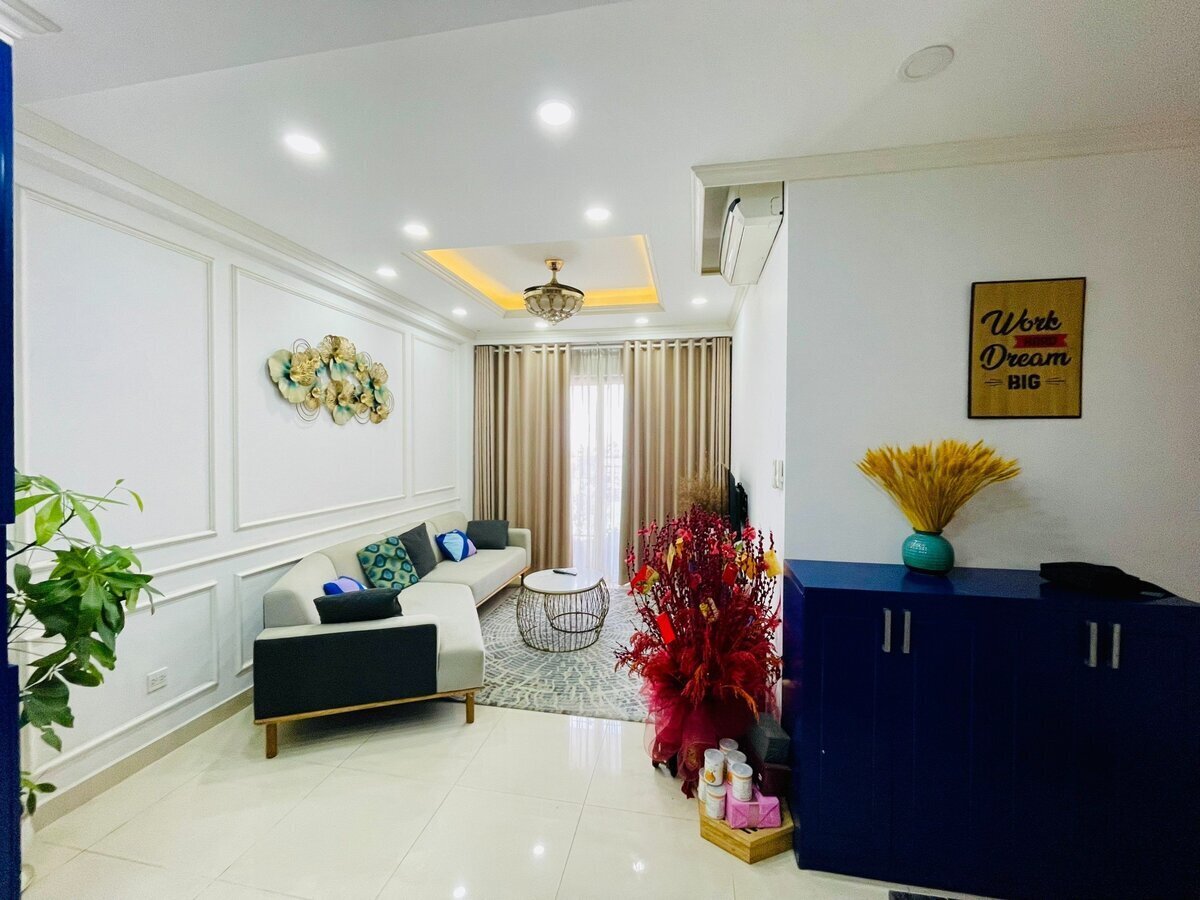 Chuyển nhượng căn 2pn - 72m2 giá 5,7 tỷ The Sun Avenue nội thất nhà đẹp