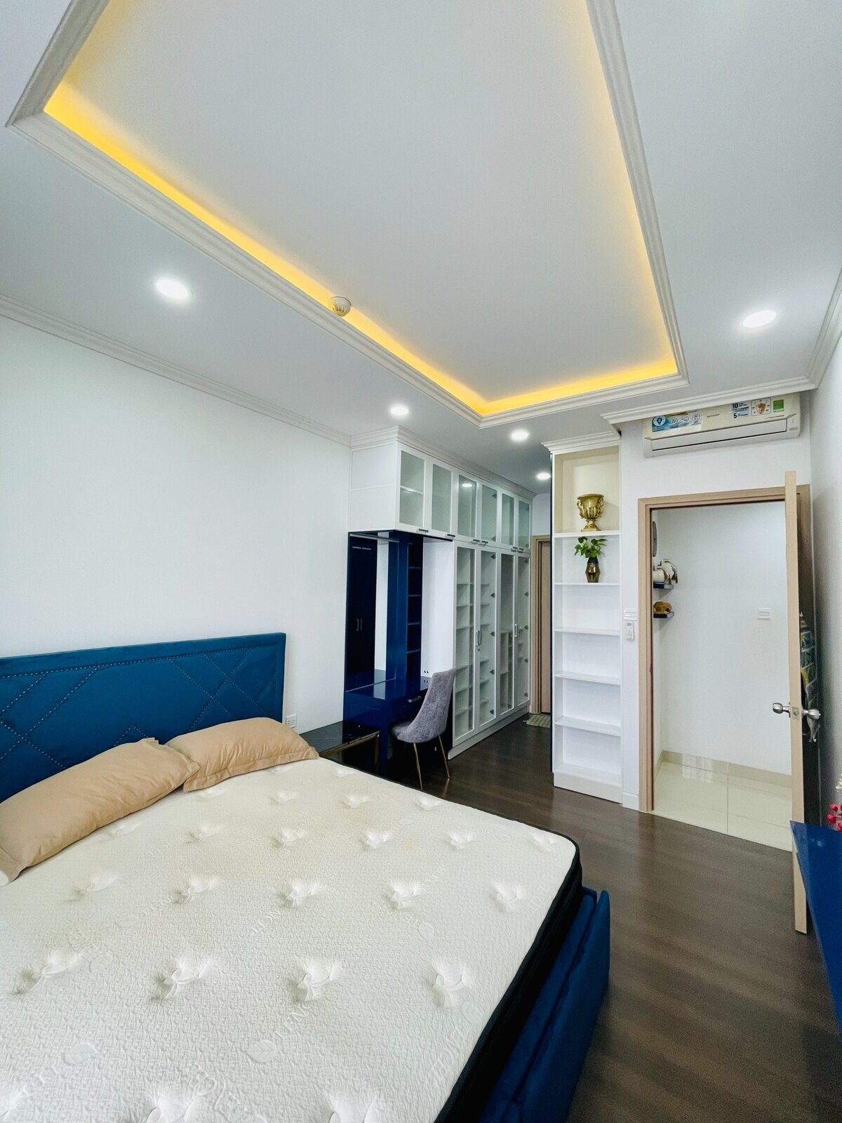 Chuyển nhượng căn 2pn - 72m2 giá 5,7 tỷ The Sun Avenue nội thất nhà đẹp