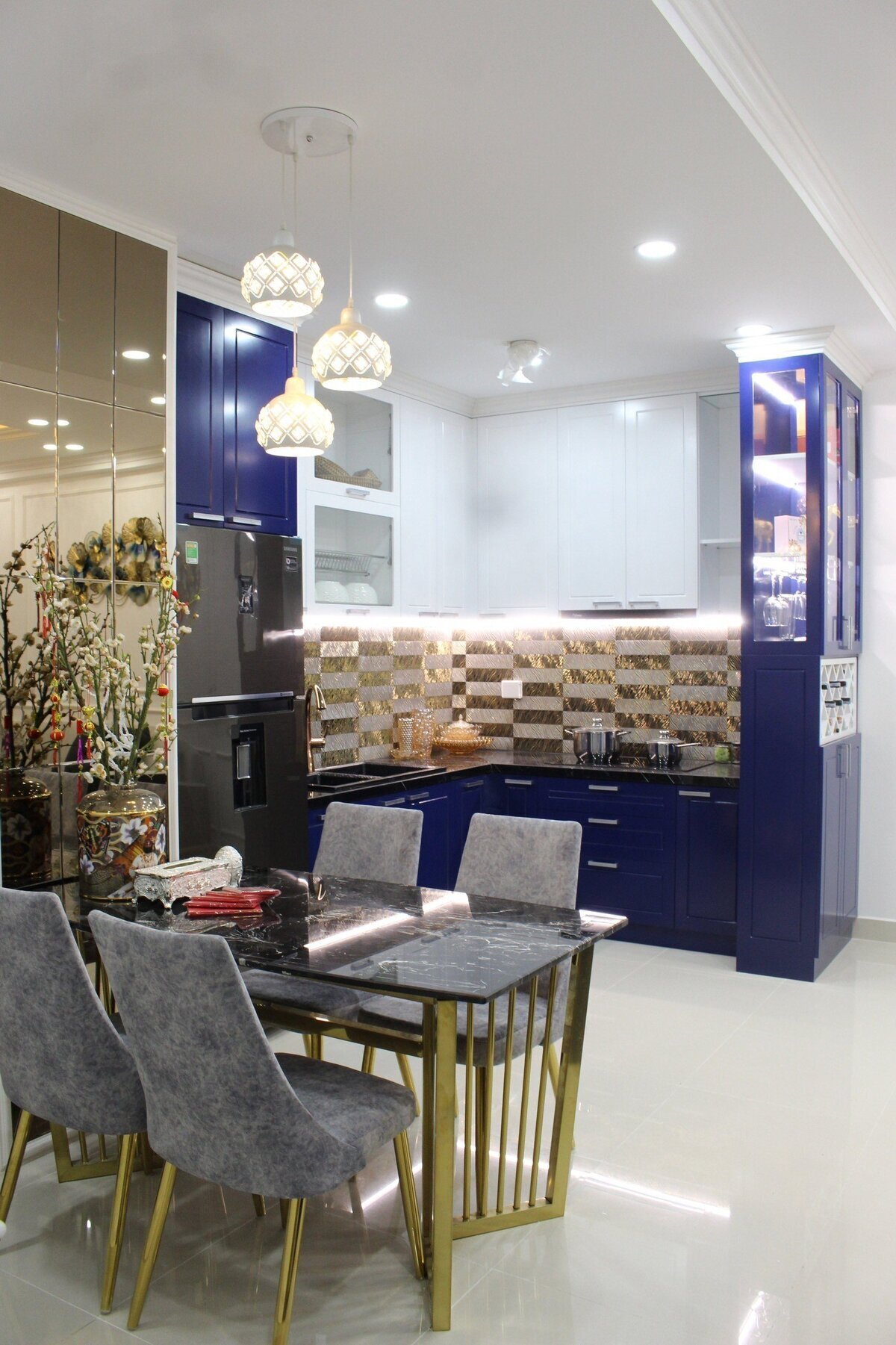 Chuyển nhượng căn 2pn - 72m2 giá 5,7 tỷ The Sun Avenue nội thất nhà đẹp