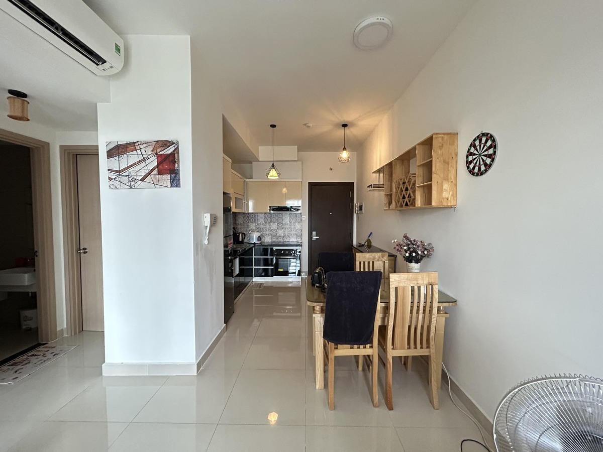 Căn hộ 2pn 1wc The Sun Avenue full nội thất giá 15 triệu tháp trung tâm