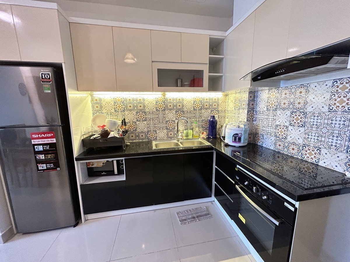 Căn hộ 2pn 1wc The Sun Avenue full nội thất giá 15 triệu tháp trung tâm